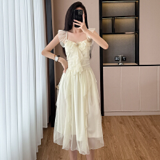 批发法式度假风泰国海边拍照<b class='q'>连衣裙</b>超仙女荷叶边飘逸长裙吊带裙沙滩裙