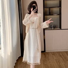 批发实拍波西米亚流苏吊带白色收腰连衣裙披肩套装开春小个子裙子