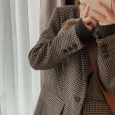 批发咖色<b class='q'>千鸟格</b>子毛呢西装外套女2025秋冬新款韩版宽松羊毛呢子大衣