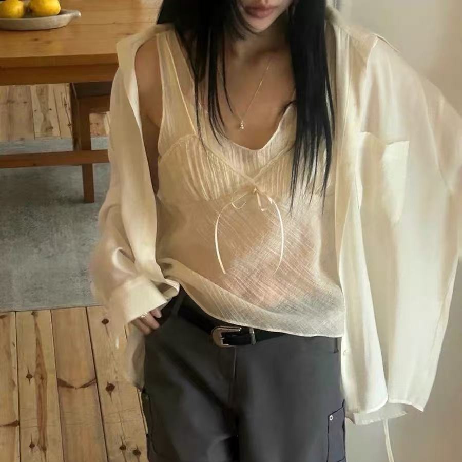 작은 섹시함 인사이드 가져 가라. 주름 질감 센스 캐미솔 망사 스택 착용 V넥 패치워크 슬립 페이크 레이어드 조끼