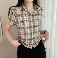 批发复古格纹短款系扣衬<b class='q'>衫</b>休闲<b class='q'>格子</b>翻领短袖衬<b class='q'>衫</b>抽绳收腰显瘦上衣气质