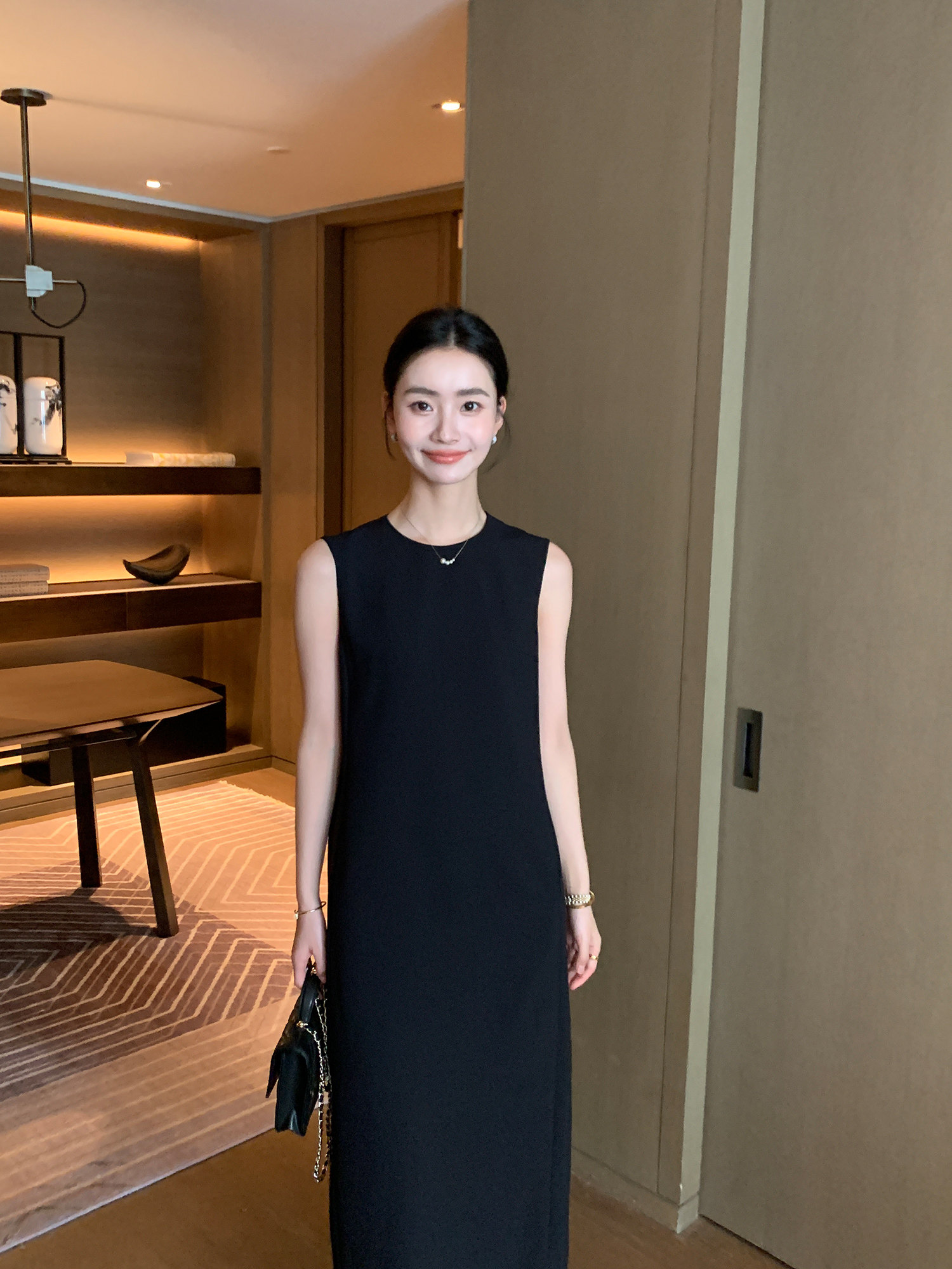 maven lin 품격 미니멀리즘 검정색 조끼 스커트 여성 새로운 프랑스식 라운드 넥 스트레이트 루즈핏 민소매 드레스