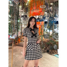 批发韩式格纹粗花呢迷你连衣裙，带系带蝴蝶结细节