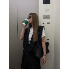 批发韩系百搭<b class='q'>西装</b>马甲＋百褶<b class='q'>裙</b>套装