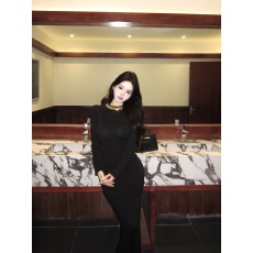 批发实拍实价 黑色赫本重工收腰显瘦亮片<b class='q'>钉珠</b><b class='q'>连衣裙</b>长袖打底包臀长裙