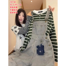 批发2026年春款美式复古条纹上衣背带裤套装女学院风减龄显瘦