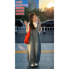 批发水洗怀旧减龄直筒<b class='q'>牛仔</b><b class='q'>背带裤</b><b class='q'>女</b>潮ins垂感松弛高腰宽松阔腿<b class='q'>牛仔</b>裤