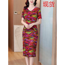 批发三宅褶皱2026夏季新款大码阔太太<b class='q'>宽松</b>复古印花气质显瘦A字<b class='q'>连衣裙</b>