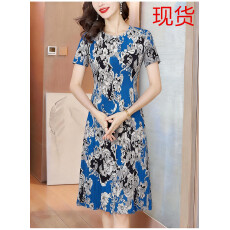 批发三宅褶皱2026夏季新款大码阔太太<b class='q'>宽松</b>复古印花气质显瘦A字连衣裙