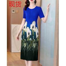 批发三宅褶皱2026夏季新款大码阔太太<b class='q'>宽松</b>复古印花气质显瘦A字连衣裙
