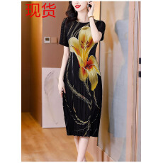 批发三宅褶皱2026夏季新款大码阔太太宽松复古印花气质显瘦A字<b class='q'>连衣裙</b>