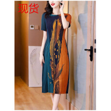 批发三宅褶皱2026夏季新款大码阔太太宽松复古印花气质显瘦A字<b class='q'>连衣裙</b>