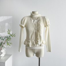 批发实拍~2026新款少<b class='q'>女</b>感双层荷叶边短款外套搭配蕾丝围巾套装三件套