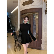 批发实拍实价~加绒高领针织长袖<b class='q'>连衣裙</b>女秋冬新款设计感修身显瘦短裙