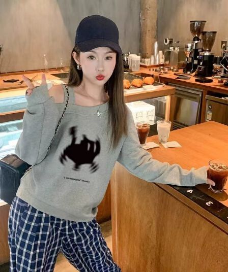 2026 후아 면 복합 Chic 비스듬한 어깨 오프숄더 가을 겨울 의류 후드티 프린트 여성 새로운 느긋한 바람 긴팔 루즈핏