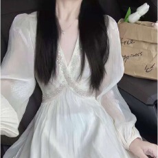批发小香风白色长袖雪纺v领<b class='q'>连衣裙</b>高级感温柔风领证登记白色礼服女秋