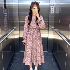 批发欧美风碎花雪纺连衣裙女秋冬法式姐妹<b class='q'>中长款</b>收腰显瘦绑带印花裙子