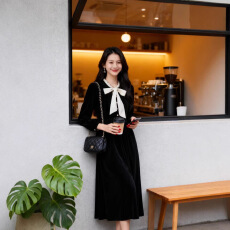 批发休闲大码加绒加春秋冬装法式蝴蝶结丝绒<b class='q'>连衣裙</b>女气质温柔风中裙