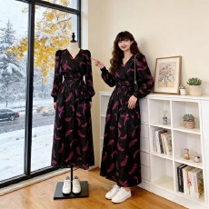 批发开叉纯欲御姐辣妈收腰性感长袖<b class='q'>连衣裙</b>新款碎花V领约会少妇韩版