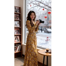 批发碎花V领长袖<b class='q'>开叉</b><b class='q'>连衣裙</b>女战袍收腰性感秋季<b class='q'>连衣裙</b>新款纯欲春秋