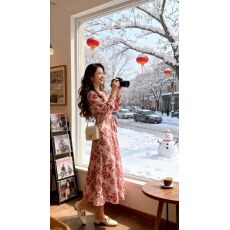 批发长袖韩版碎花少妇<b class='q'>连衣裙</b>秋季旅游V领纯欲<b class='q'>开叉</b>性感新款战袍温柔