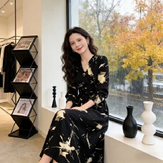 批发修身新品<b class='q'>连衣裙</b>辣妹长袖显瘦跨境<b class='q'>开叉</b>波西米亚大码大裙摆新款宽松