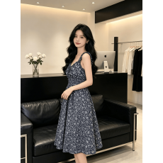 批发<b class='q'>欧美</b>2026吊带<b class='q'>连衣裙</b>瑞士甜美超修身X型长裙无袖套头夏季背心休闲