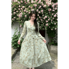 批发开叉跨境辣妹显瘦连衣裙大裙摆<b class='q'>大码</b>宽松显瘦新品收腰V领长袖绿色