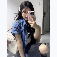 批发蓝格子短袖衬衫女设计感2026夏宽松休闲衬衣港风复古防晒上衣外套