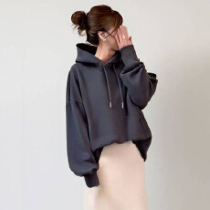 批发日系2025秋冬新款连帽<b class='q'>长袖</b>上衣直筒半裙两件套