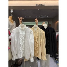 批发蕾丝泡泡袖上衣