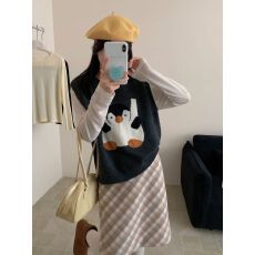 批发秋冬韩系学院风套头马甲女宽松慵懒风卡通企鹅针织上衣
