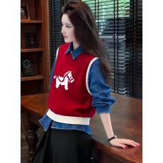 批发红色马年提花外搭叠穿针织马甲背心女2025<b class='q'>秋</b>冬季圣诞穿搭绝美上衣