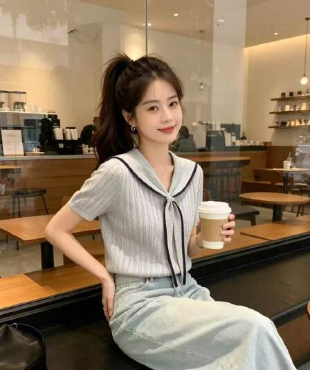 한 부서 학원 스타일 해군 칼라 레이스업 니트 스웨터 여성 2026 여름 새로운 연령 감소 슬림해 보이는 품격 반팔 맨위