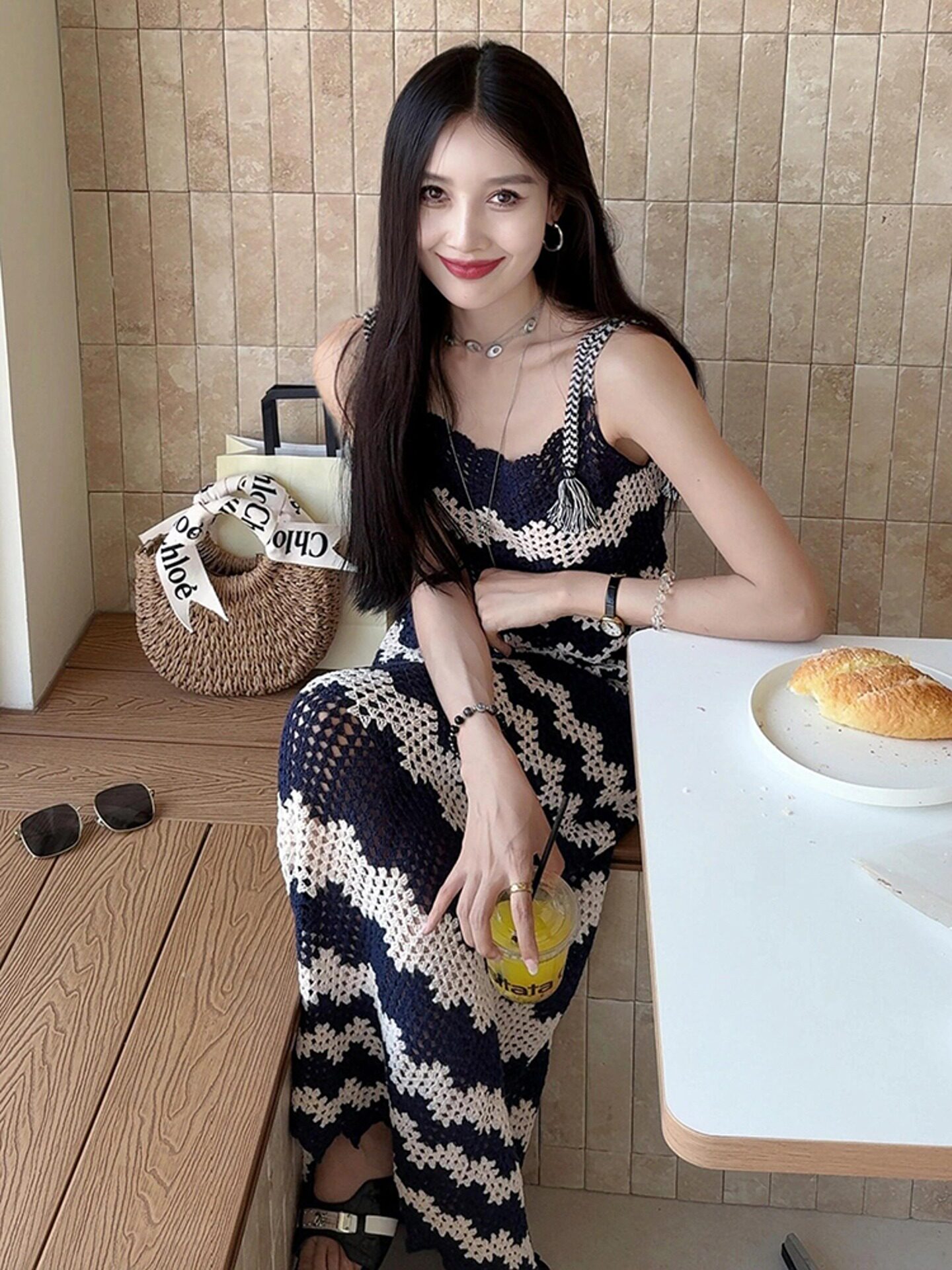 여름 아름다운 품격 명문 여성 빛 럭셔리 고급 센스 관대 한 점잖은 해변가 휴가 홀로우 아웃 슬립 점프 슈트 치마 세트
