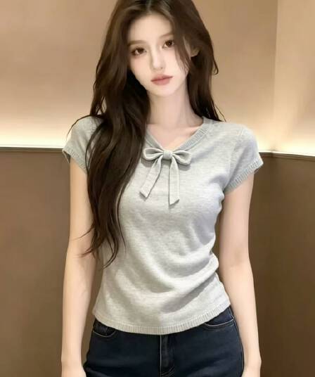 고유 한 아름다운 얇은 스타일 니트 스웨터 반팔 여성 여름 2026 새로운 슈퍼 화재 연령 감소 나비 매듭 니트 V넥 맨위