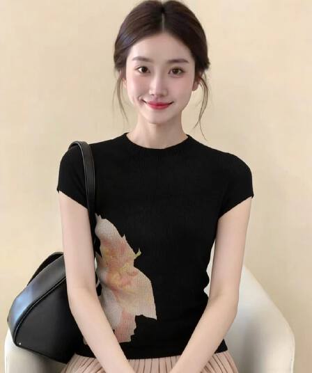 검정색 꽃무늬 우아함 다용도 캐주얼 반팔 티셔츠 여성 2026 여름 새로운 중식 아름다운 아름다운 고유 한 맨위