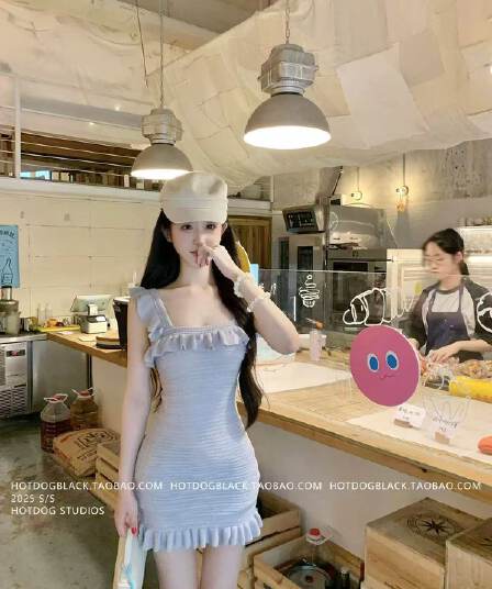 부드러운 품격 몸매 가꾸기 슬림해 보이는 프릴 슬립 드레스 2026 여름 분기 별 칼라 오프숄더 순수한 욕망 바람 미니 스커트