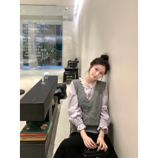 批发杨杨YANGRUOYU【灰色基调】毛织<b class='q'>背心女</b>复古V领外穿叠搭毛衣马甲女