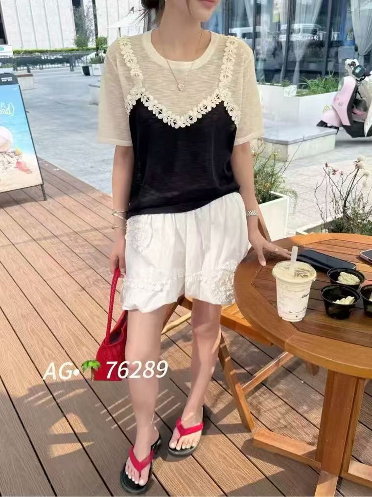 2026 여름 새로운 레이스 슬립 배색 가짜 2 피스 슈트 루즈핏 반팔 니트 스웨터 얇은 스타일 티셔츠 맨위 여성