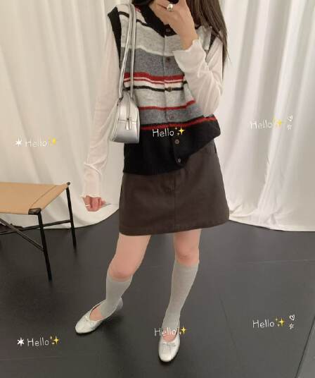 2026 가을 새로운 패션 라운드 넥 배색 스트라이프 디자인 센스 작은 대중 니트 오픈 가디건 조끼 여자 스택 착용 조끼