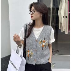 批发复古编织花朵刺绣针织马甲背心女叠穿<b class='q'>甜美</b>外搭宽松毛衣坎肩