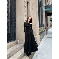 批发高级感一字肩<b class='q'>白色</b>长袖连衣裙女早秋季2025新款收腰气质秋装长<b class='q'>裙子</b>