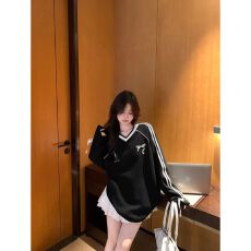 批发慵懒风撞色V领<b class='q'>条纹</b><b class='q'>t</b><b class='q'>恤</b>女秋季蝴蝶结宽松设计感上衣