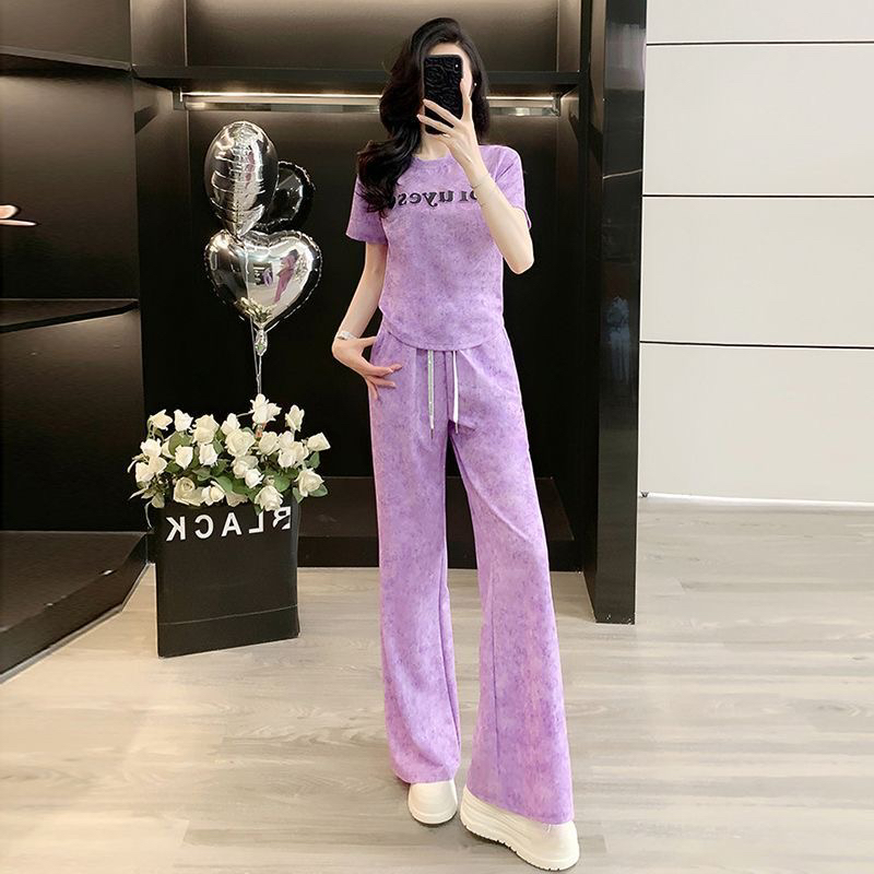 하늘색 홀치기 염색 패션 연령 감소 캐주얼 스포츠 슈트 여성 2026 여름 새로운 반팔 와이드 레그 팬츠 투피스 세트