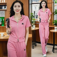 批发<b class='q'>时尚</b>运动套装女夏季2026新款洋气短袖连帽套装减龄休闲百搭两件套