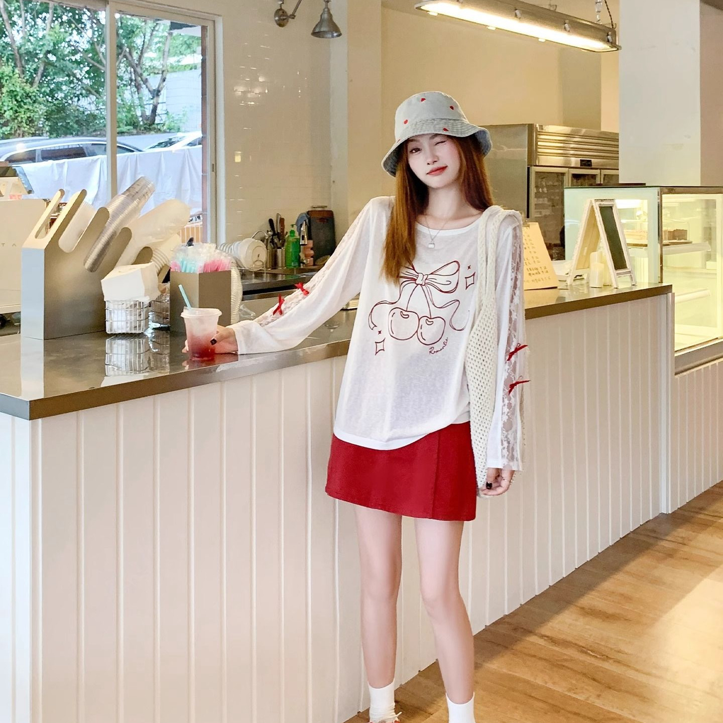 화이트 얇은 스타일 레이스 긴팔 자외선 차단 블라우스 여성 루즈핏 느긋한 에어컨 셔츠 티셔츠 맨위