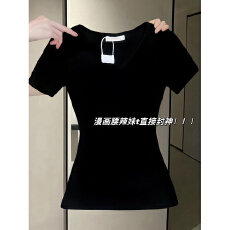 批发<b class='q'>韩版</b>正肩V领穿搭<b class='q'>T</b><b class='q'>恤</b>新款简约正肩显瘦上衣短袖夏季辣妹修身收腰