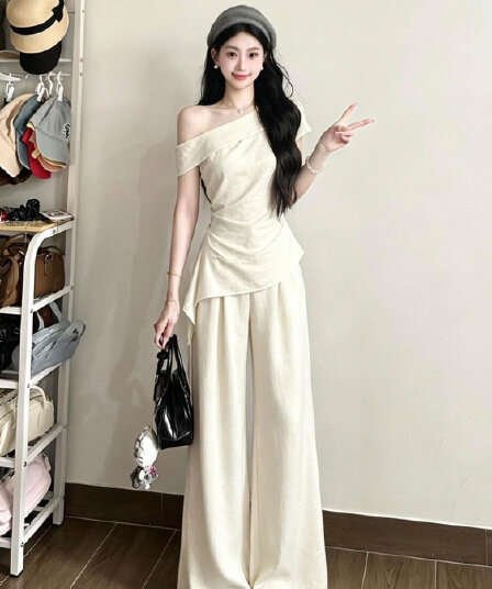 캐주얼 스포츠 슈트 여성 여름 새로운 비스듬한 어깨 펌프 Pleat 리본 몸매 가꾸기 맨위 와이드 레그 팬츠 투피스 세트 세트