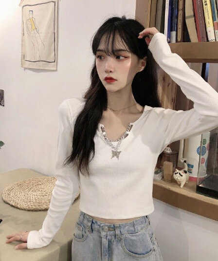 한 부서 봄 가을 새로운 인터넷 유명인 핫걸 섹시함 이슬 뼈의 쇼트 스타일 맨위 체인 몸매 가꾸기 검정색 긴팔 티셔츠 여성